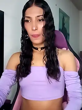 Lanna hott  online show from April 15, 2026, 7:58 pm