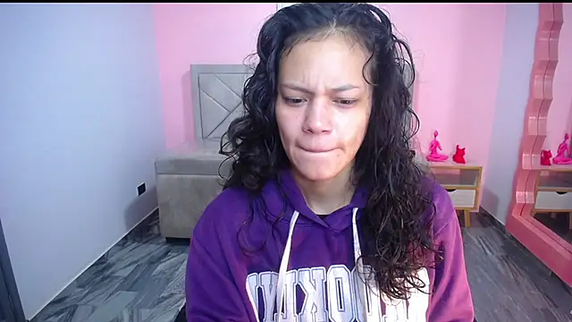 Snapshot of Tyna_ch chatting on July 7, 2026, 12:52 pm Tyna ch online show from July 7, 2026, 12:52 pm