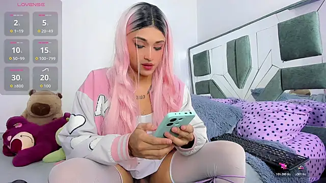 Jules-Angel online show from November 3, 2025, 9:18 pm