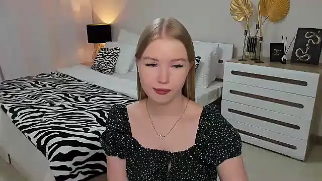 shy  lady online show from February 5, 2025, 5:09 pm