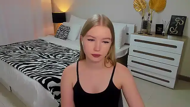 shy  lady online show from January 30, 2025, 9:36 pm