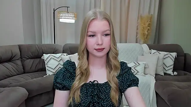 shy  lady online show from May 31, 2026, 11:27 am