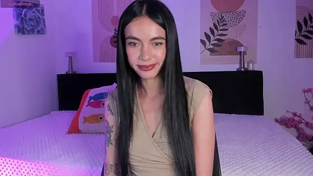 Snapshot of samy_lewis chatting on June 17, 2026, 6:02 am samy lewis online show from June 17, 2026, 6:02 am