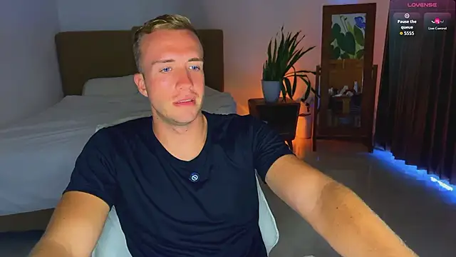 tommy cumfinger online show from March 16, 2026, 5:37 am