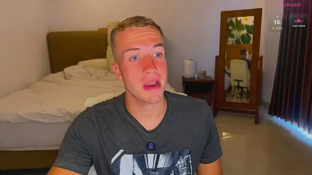 Snapshot of tommy_cumfinger chatting on September 18, 2025, 1:52 am tommy cumfinger online show from September 18, 2025, 1:52 am