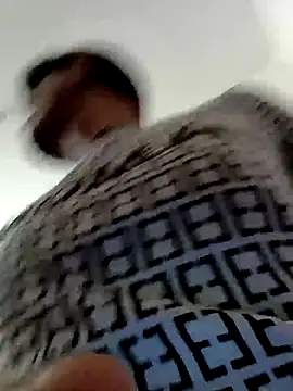 Snapshot of ale3J4a chatting on February 16, 2026, 3:43 pm ale3J4a online show from February 16, 2026, 3:43 pm