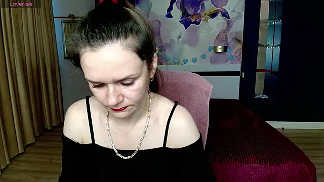 AriaGray online show from February 17, 2026, 5:16 am