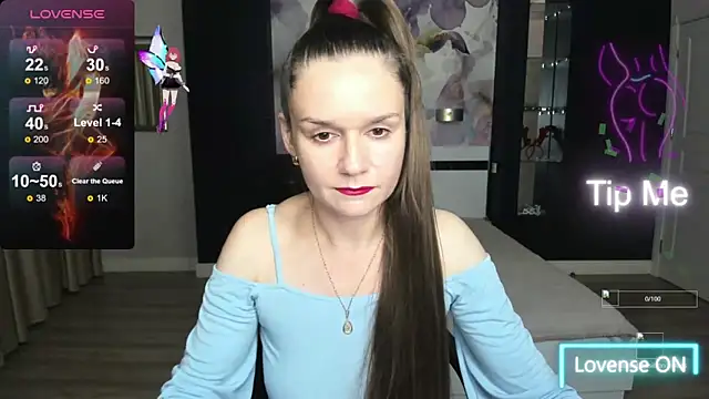 AriaGray online show from October 3, 2025, 8:32 pm