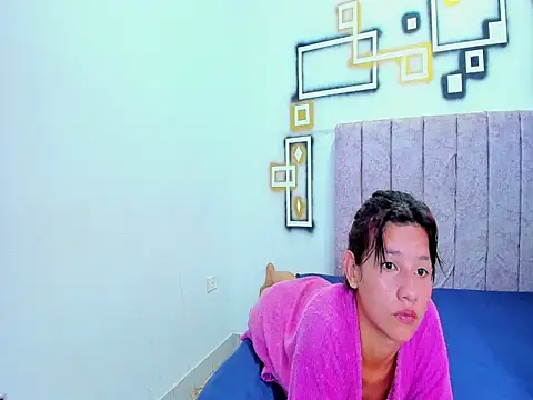 FerneyManti online show from December 3, 2025, 2:16 pm