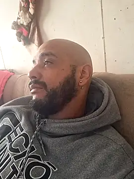 Snapshot of cucho1987 chatting on November 19, 2025, 2:39 pm cucho1987 online show from November 19, 2025, 2:39 pm