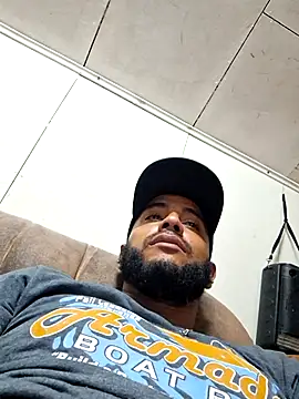 Snapshot of cucho1987 chatting on September 13, 2025, 8:25 am cucho1987 online show from September 13, 2025, 8:25 am