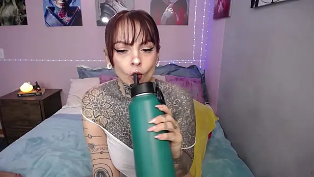 LolaRouse online show from October 29, 2025, 5:56 pm