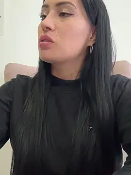 Sara luna  online show from February 18, 2026, 9:55 pm