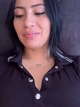 Snapshot of Sara_luna_ chatting on December 29, 2024, 2:31 pm Sara luna online show from December 29, 2024, 2:31 pm