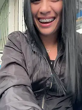 Snapshot of Sara_luna_ chatting on March 21, 2025, 10:39 pm Sara luna online show from March 21, 2025, 10:39 pm