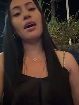 Snapshot of Sara_luna_ chatting on November 9, 2025, 8:40 am Sara luna online show from November 9, 2025, 8:40 am