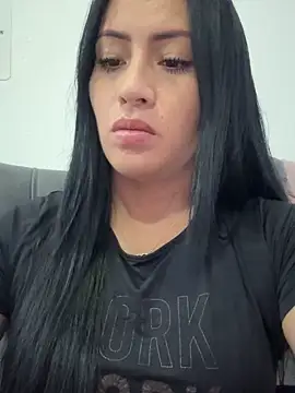 Sara luna  online show from December 21, 2025, 8:42 pm