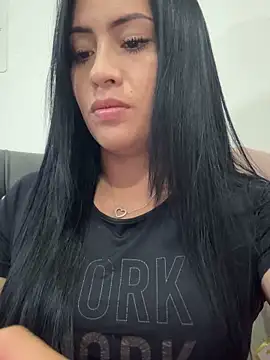 Sara luna  online show from December 21, 2025, 2:13 am