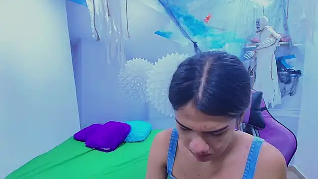 DEMI LEED online show from November 3, 2025, 1:37 pm