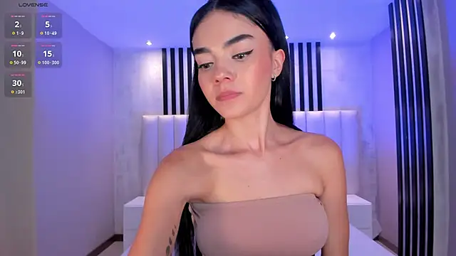 Snapshot of LucianaMillerX chatting on December 2, 2024, 7:33 pm LucianaMillerX online show from December 2, 2024, 7:33 pm