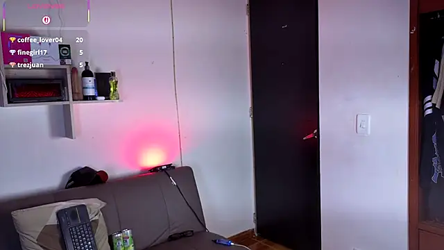 Snapshot of elian_r chatting on February 3, 2026, 6:22 am elian r online show from February 3, 2026, 6:22 am