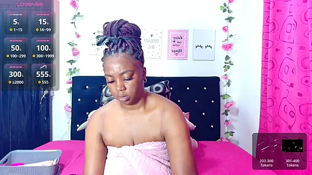 Snapshot of CiaraEbony chatting on October 22, 2025, 12:32 am CiaraEbony online show from October 22, 2025, 12:32 am