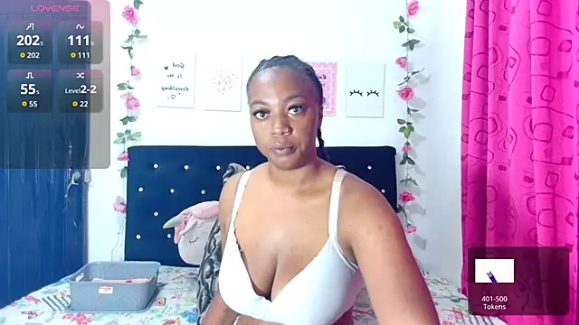 Snapshot of CiaraEbony chatting on December 2, 2025, 8:49 am CiaraEbony online show from December 2, 2025, 8:49 am