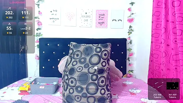 Snapshot of CiaraEbony chatting on November 4, 2025, 10:08 am CiaraEbony online show from November 4, 2025, 10:08 am