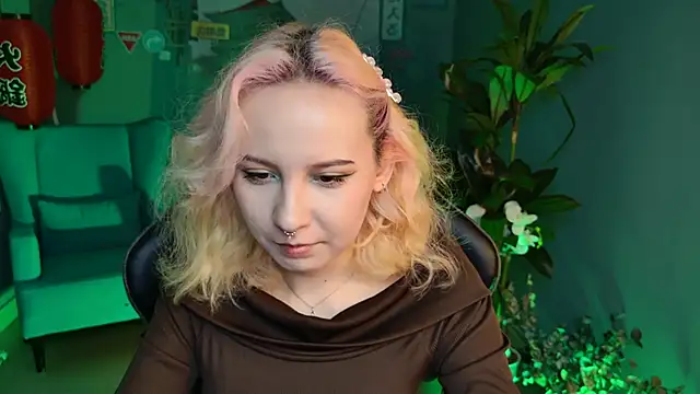 JasmineMilko online show from February 13, 2025, 5:16 am
