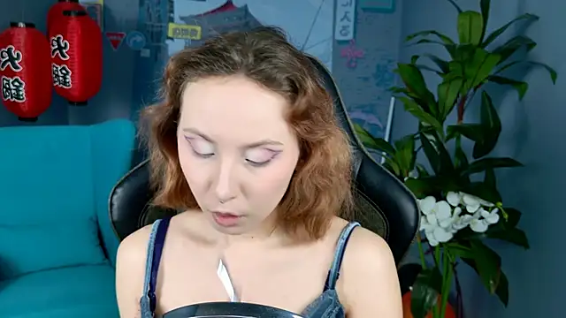 JasmineMilko online show from November 18, 2025, 5:11 am