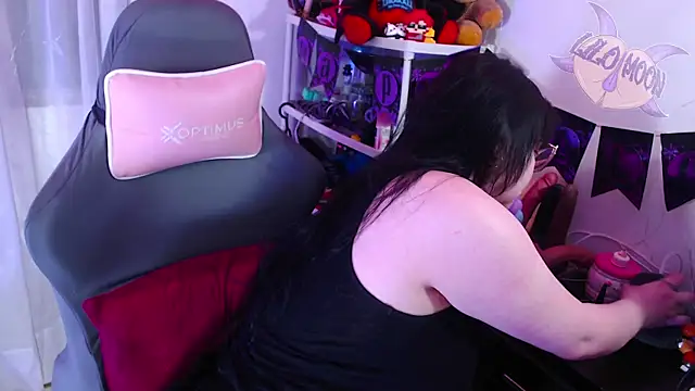 LiloMoon69 online show from October 28, 2025, 1:06 am