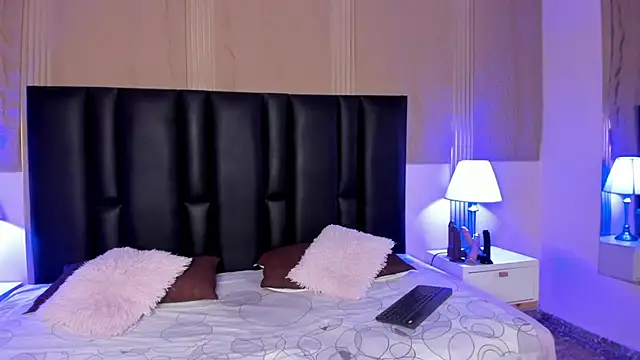 Milf meli online show from December 5, 2025, 7:12 pm