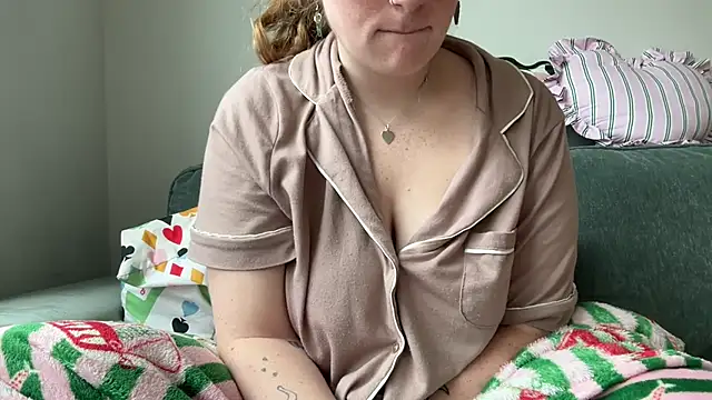 Snapshot of lilsbabyxo chatting on June 7, 2026, 9:36 am lilsbabyxo online show from June 7, 2026, 9:36 am