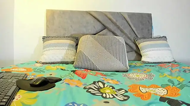 Deliciouscocoa online show from February 18, 2026, 11:01 pm