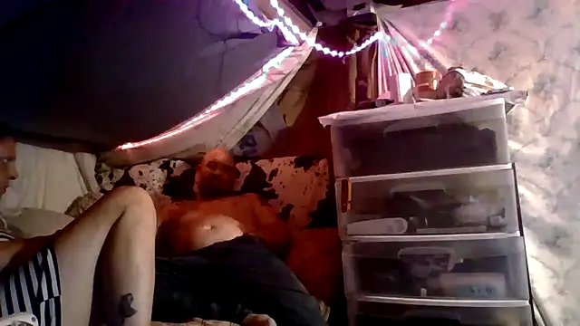 Snapshot of spuncock4u chatting on October 4, 2025, 1:07 am spuncock4u online show from October 4, 2025, 1:07 am