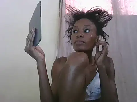 Snapshot of Sweetpetite254 chatting on February 3, 2026, 6:40 am Sweetpetite254 online show from February 3, 2026, 6:40 am