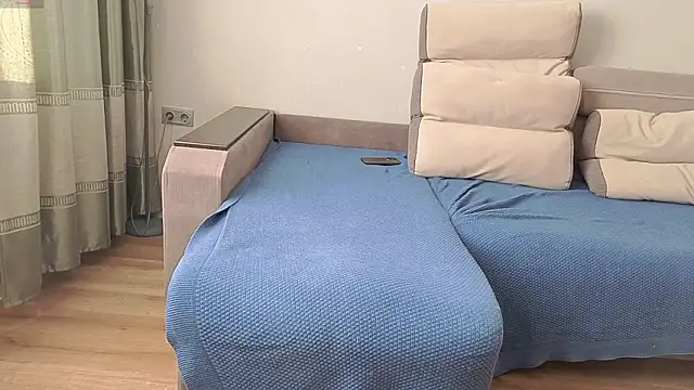 MilaaMilaa online show from February 3, 2026, 3:37 am