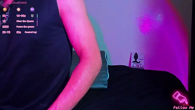 Piggy Eddy online show from April 14, 2026, 3:11 am