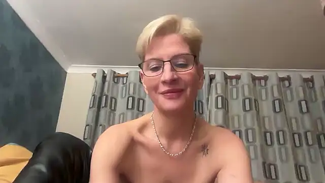 JennyHazel1 online show from February 14, 2026, 10:54 pm