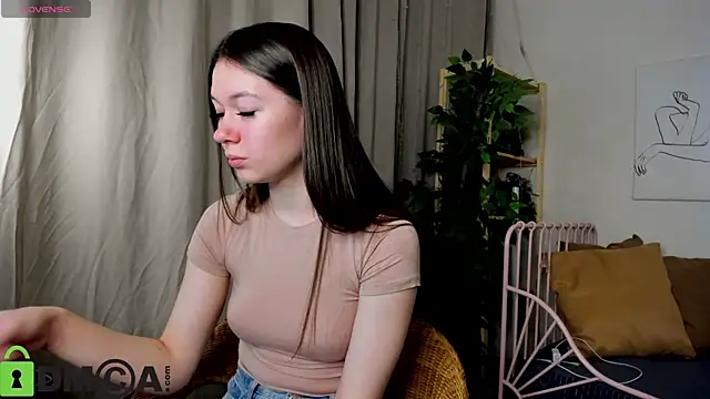 Nicole Charm online show from October 12, 2025, 9:27 pm