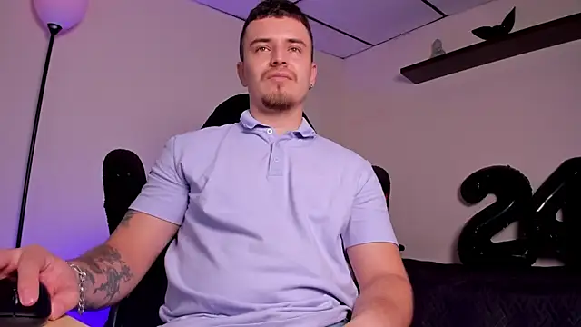 james connor2 online show from November 26, 2025, 6:52 pm