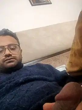 Snapshot of shree7776trrr chatting on December 29, 2024, 6:45 am shree7776trrr online show from December 29, 2024, 6:45 am