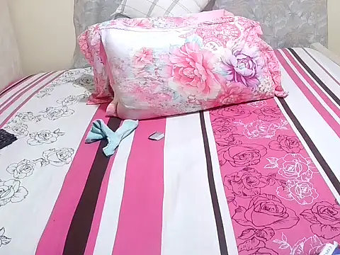 slender sweet online show from March 16, 2026, 12:09 pm