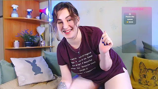 Snapshot of Caroline1995 chatting on October 28, 2025, 8:24 am Caroline1995 online show from October 28, 2025, 8:24 am