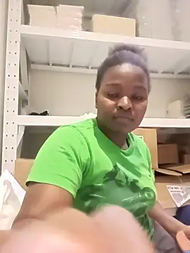 Snapshot of Yours_faithfully1 chatting on November 24, 2025, 5:13 pm Yours faithfully1 online show from November 24, 2025, 5:13 pm