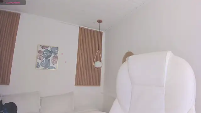 TiffanyWright online show from February 13, 2026, 1:22 pm