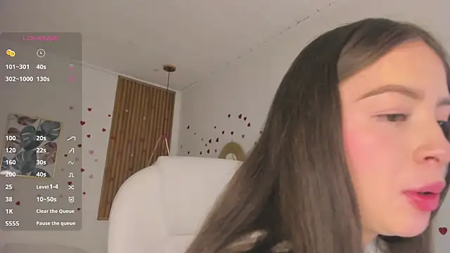 TiffanyWright online show from April 12, 2026, 1:47 pm