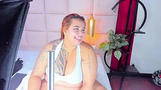 Amberluy online show from February 5, 2026, 8:04 pm