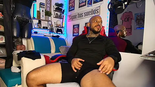 Leenar Key online show from February 23, 2026, 9:59 pm