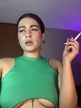 Snapshot of Cleopatracute_ chatting on December 19, 2024, 10:42 pm Cleopatracute online show from December 19, 2024, 10:42 pm
